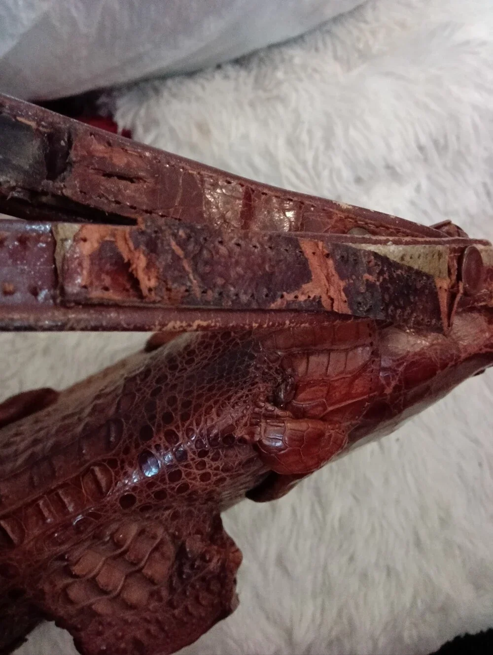 Vtg. Genuine Taxidermy Alligator-Embossed Boho Leather Shoulder Bag - Picture 7 of 10